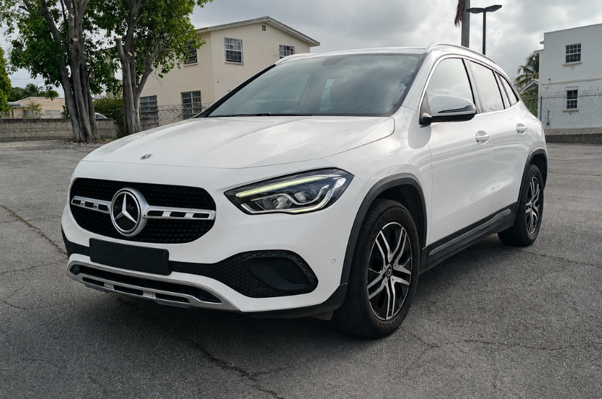 Mercedes Benz GLA200 2023